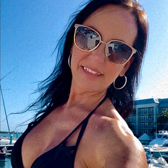 🌺Welcome To My Closet🌺 - Picture 12 of 12